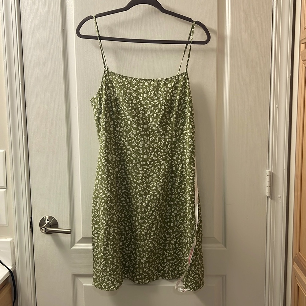 Missguided Square Neck Cami Skater Dress Ditsy in Green - Size 10